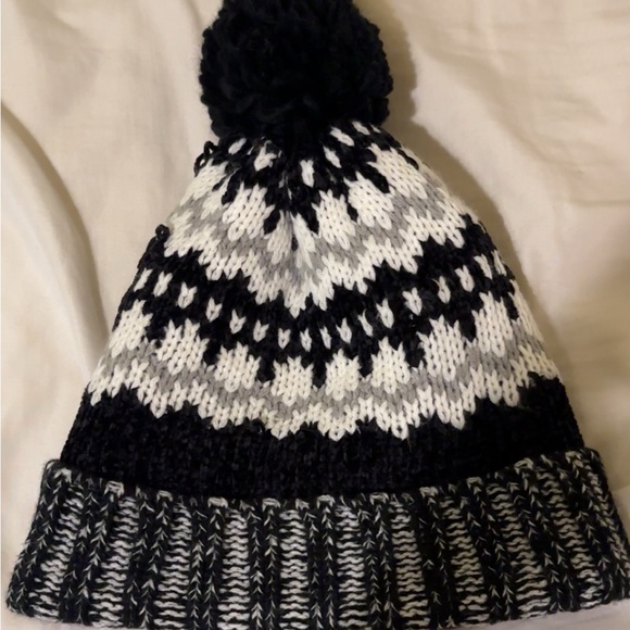 Old Navy Patterned Winter Hat - Picture 2 of 3